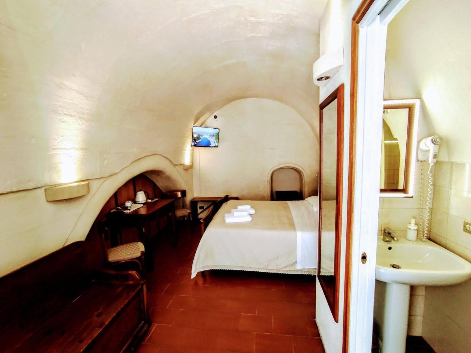 Cave Rooms Sassi Матера Номер фото